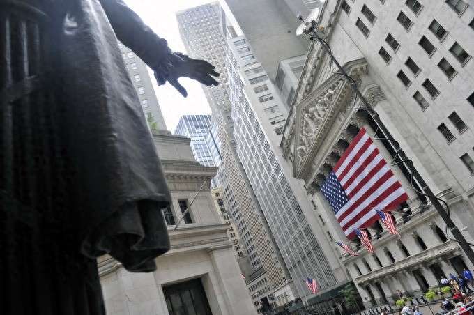 Economic Worries, Volatility Hit US Stocks